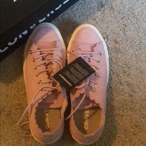NWT: Scallop Light Pink Converse—SIZE 10